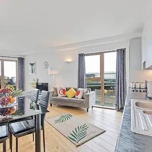 Panoramic Pad With Free Parking - By My Getaways Apartment Brighton